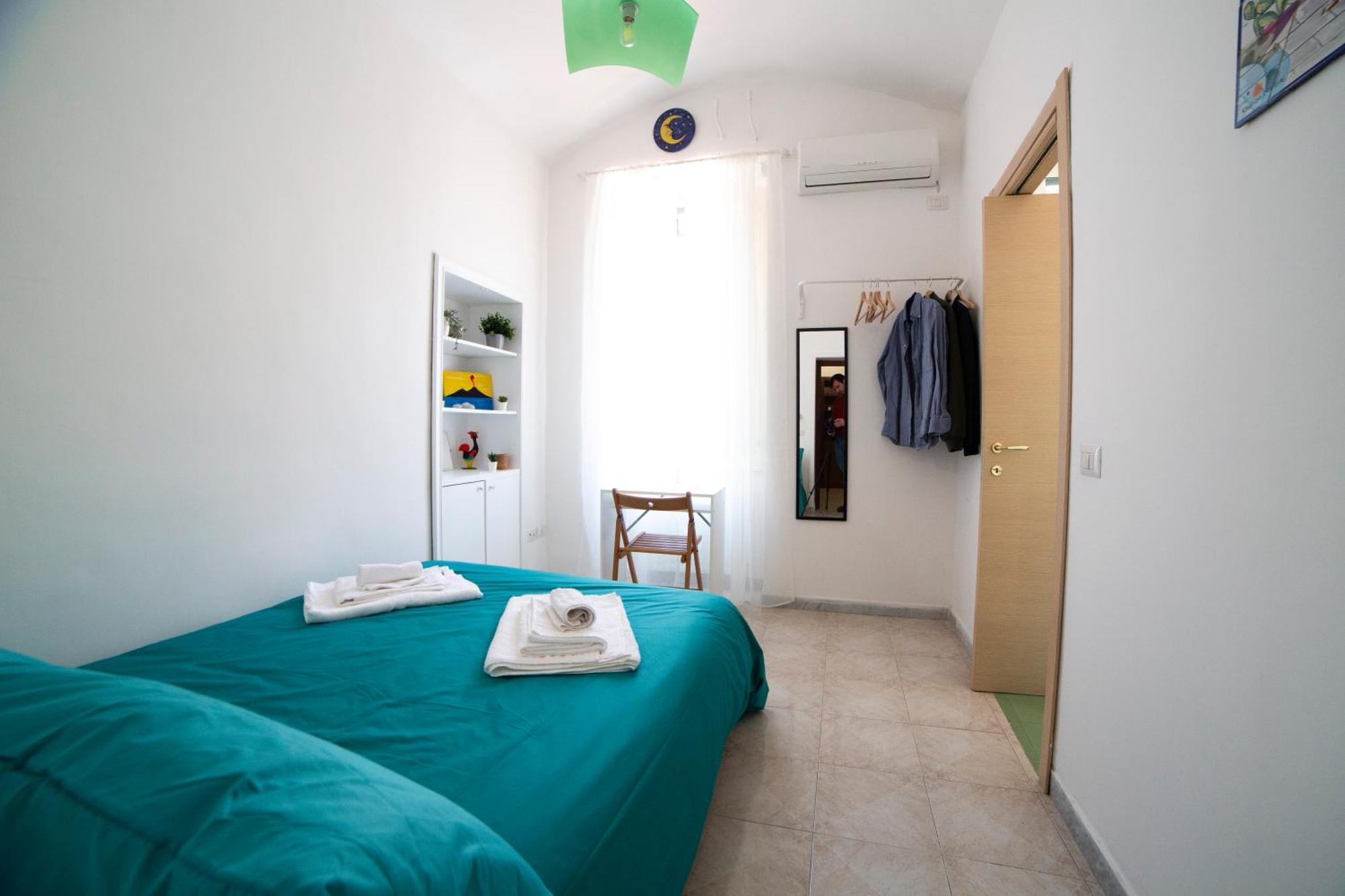 Couette-café Etnuvio, Double In Naples